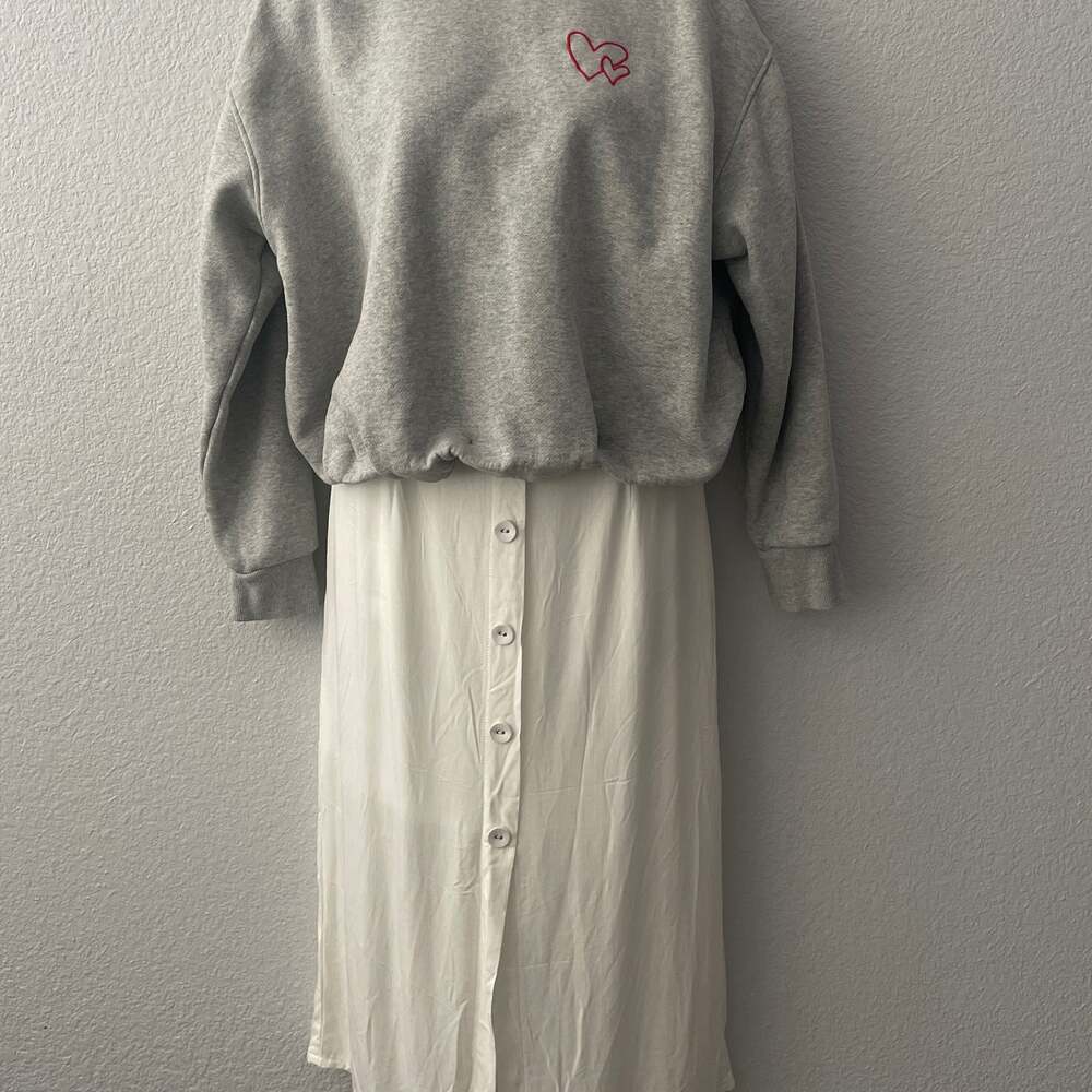 Universal Thread - Picture 2 of 2